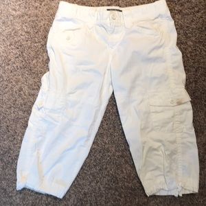 Eddie Bauer women’s size 6 cargo capris off white